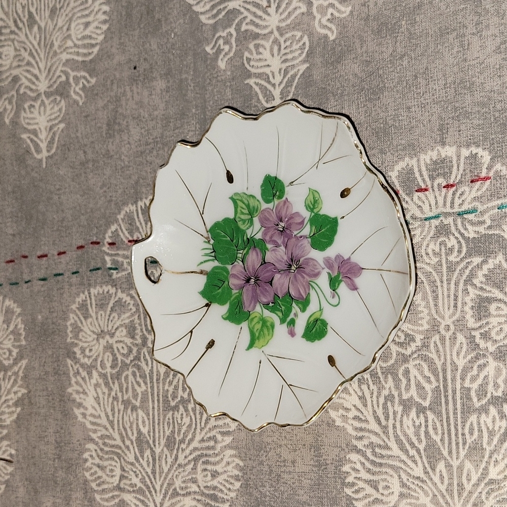 Vintage | Nasco Japan Purple Flower Leaf Shaped Trinket Dish